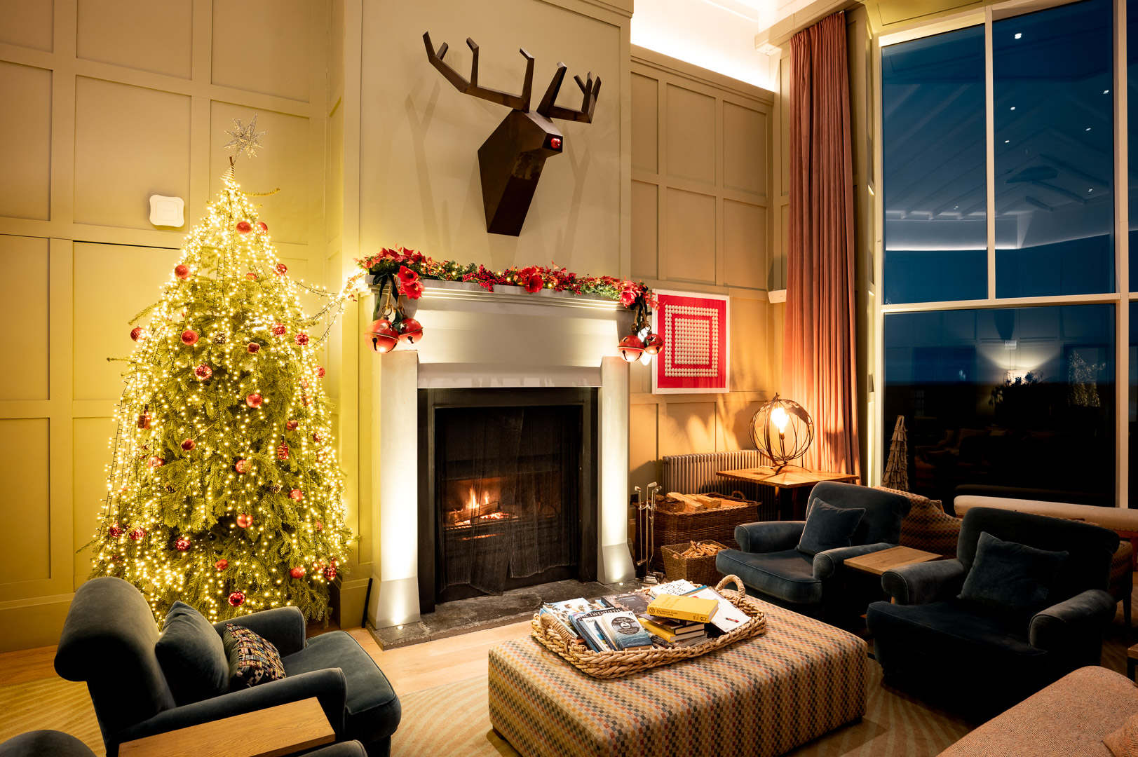 Christmas tree lounge